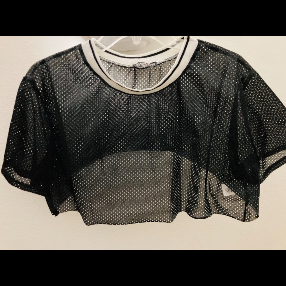 Fashion Nova - Women’s Crop Top. Size 2X (runs small)